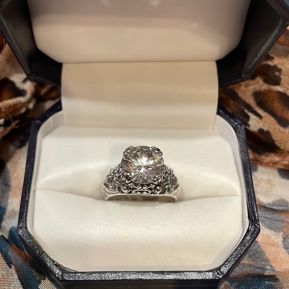 Beautiful antique style sterling silver ring